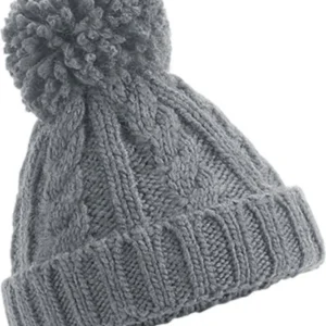 warme kabelgebreide wintermuts detail