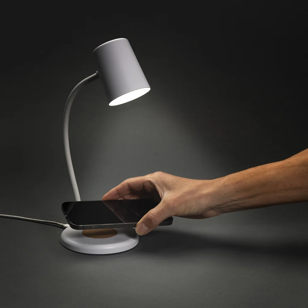 Zenara RCS 15W draadloze bureaulamp van gerecycled plastic