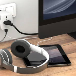 SKROSS MUV 2-polige wereldreisadapter met USB A en C