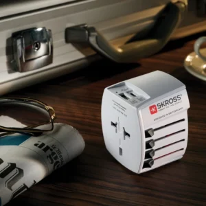 SKROSS MUV 2-polige wereldreisadapter met USB A en C