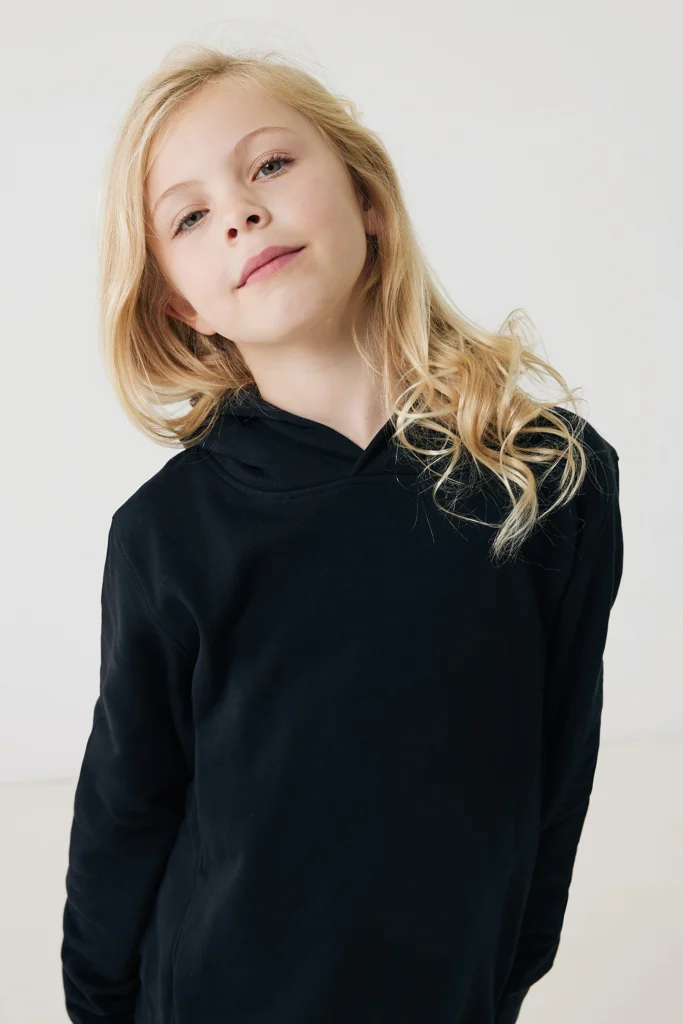 IQONIQ Yengo kids recycled katoen hoodie met steekzakken