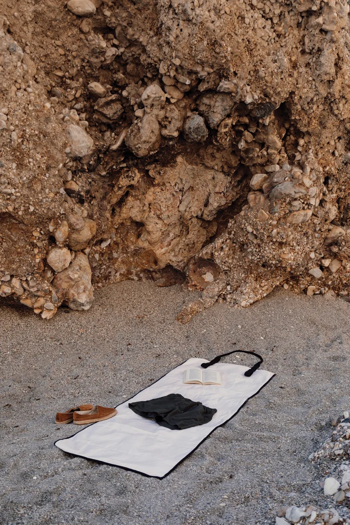 VINGA Volonne AWARE™ recycled canvas strandmat